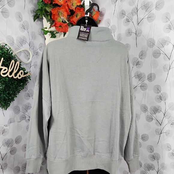 Animal Rescue Henley Pullover - Picture 7 of 10